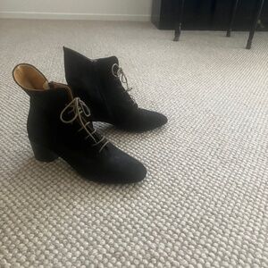 Stylish Women’s Lace up Suede Booties Size 8 M ( 38.5 Euro